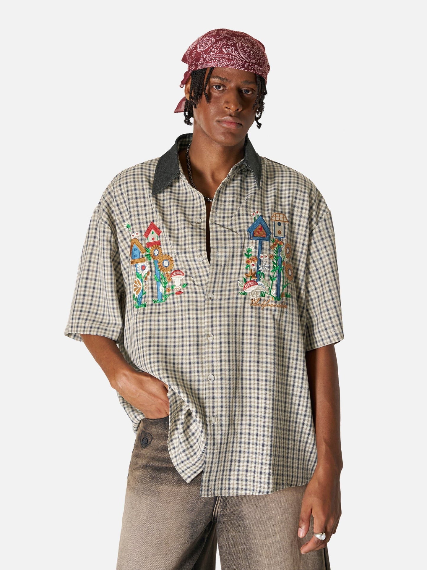 HEIGHT: 6' WEIGHT: 159LBS WEARING: XL