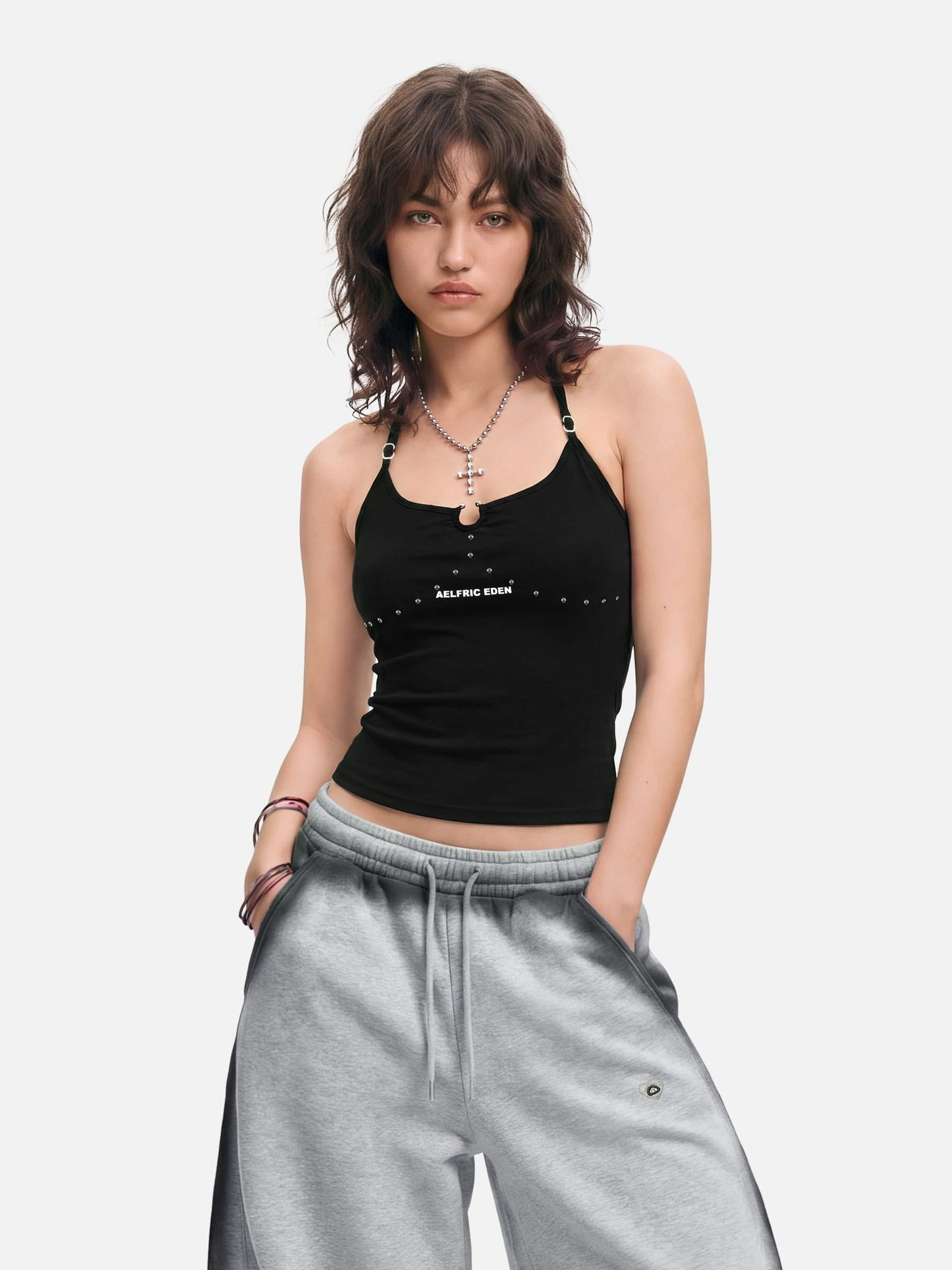 HEIGHT:5'8" WEIGHT:112LBS WEARING:M