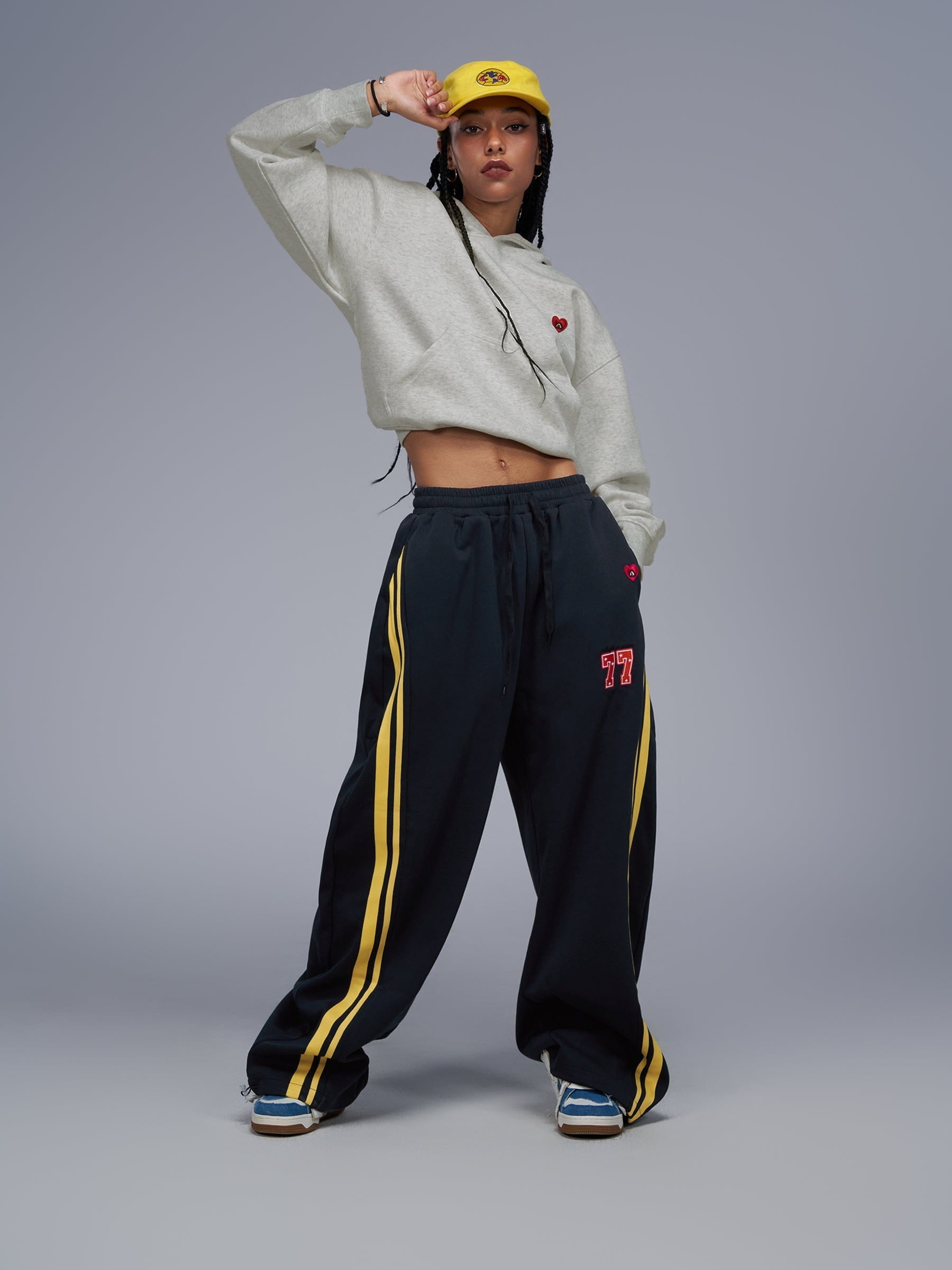 HEIGHT:5'9" WEIGHT:115LBS WEARING:M