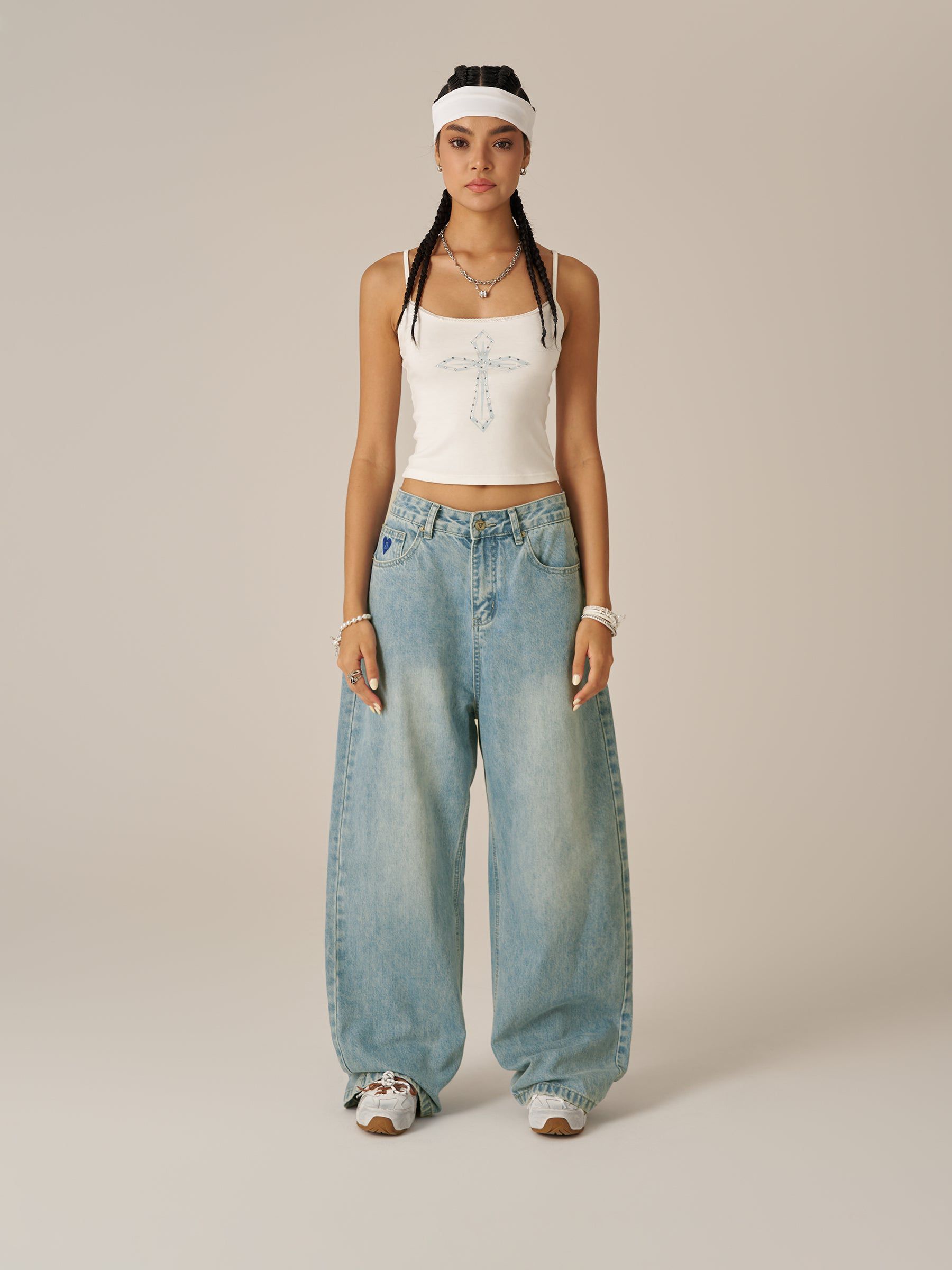 HEIGHT: 5'8" WEIGHT: 119LBS WEARING: 28