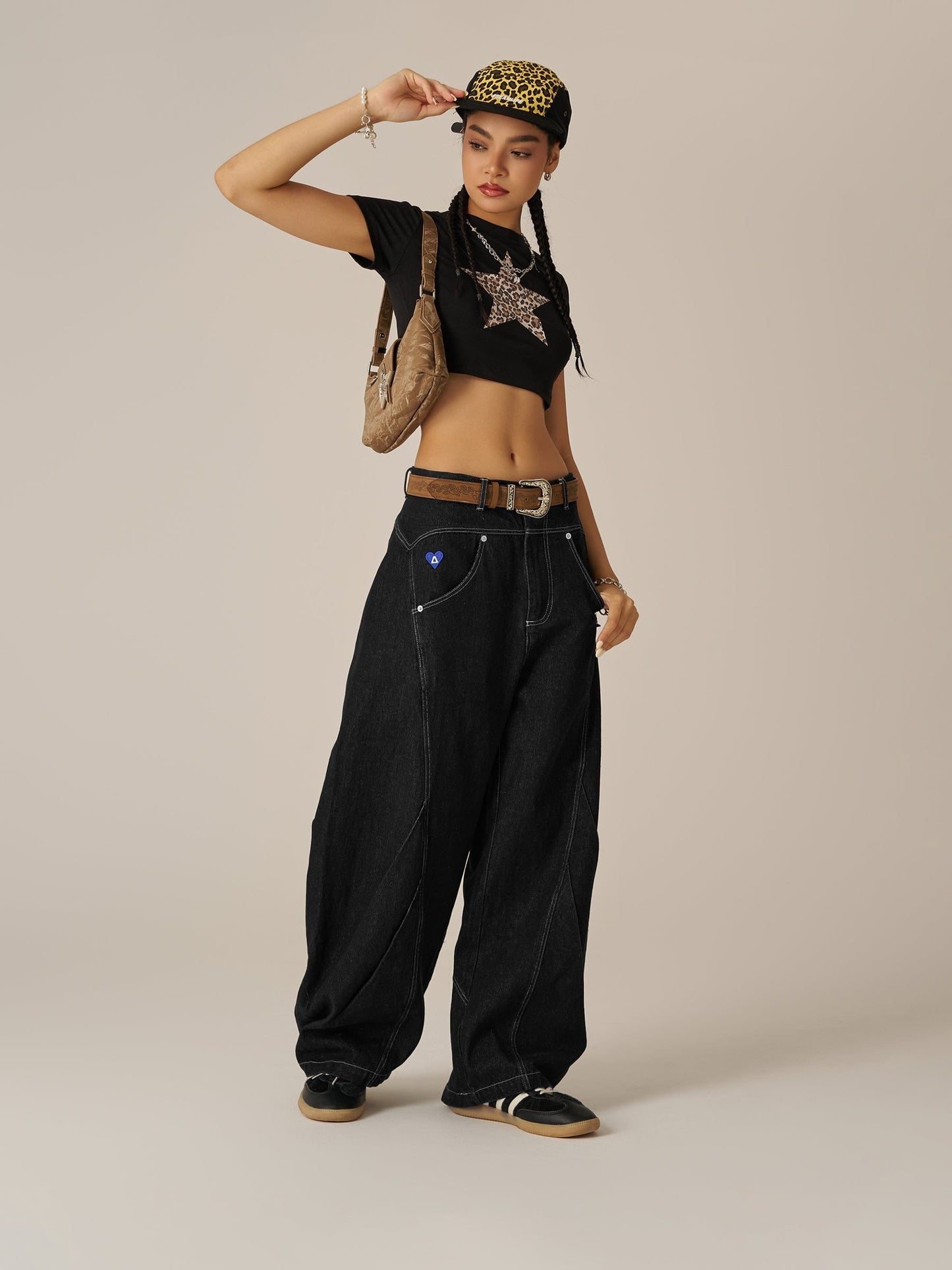 HEIGHT: 5'8' WEIGHT: 110LBS WEARING: 30