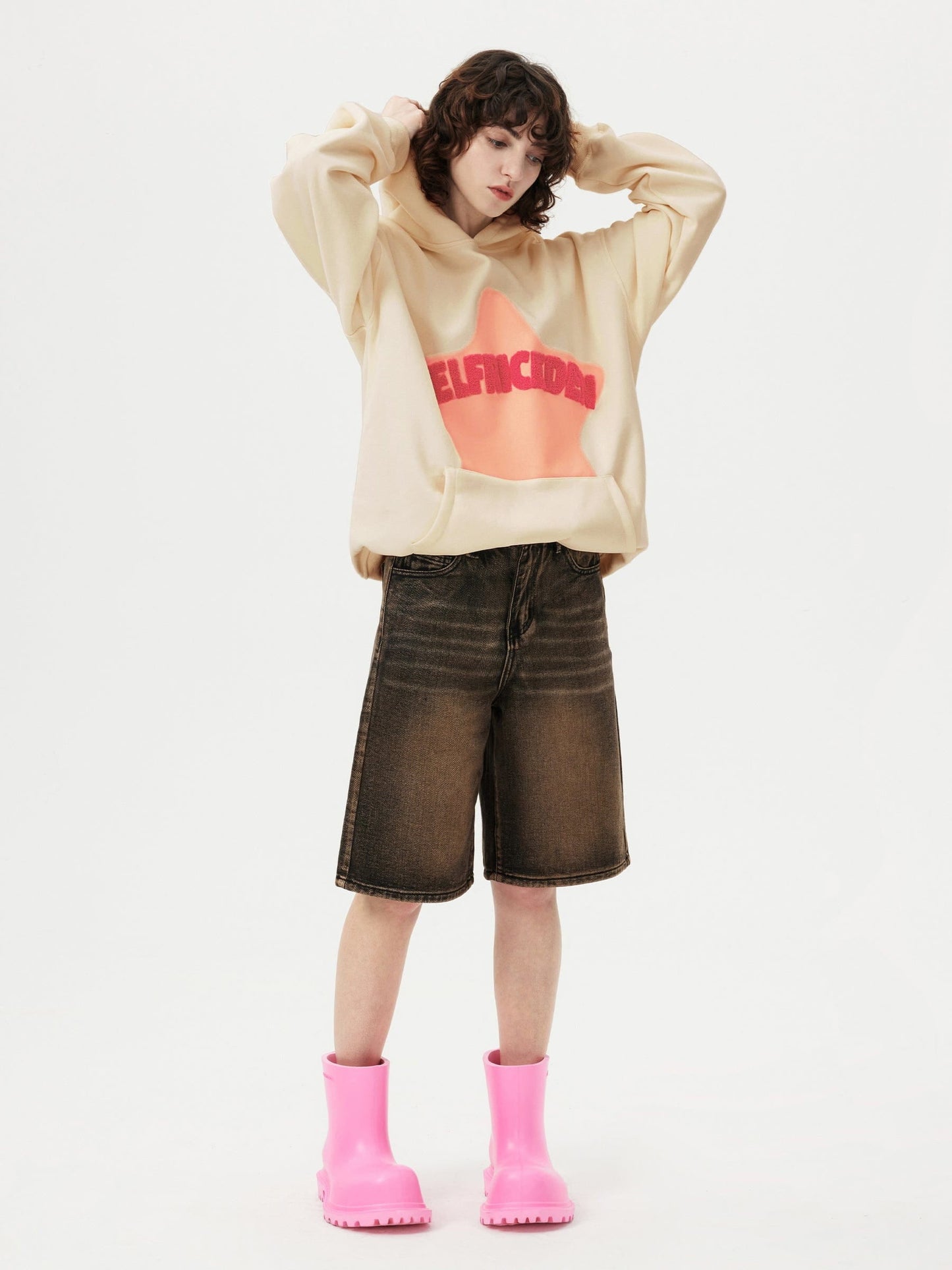 HEIGHT:5'7'' WEIGHT:121LBS WEARING:M