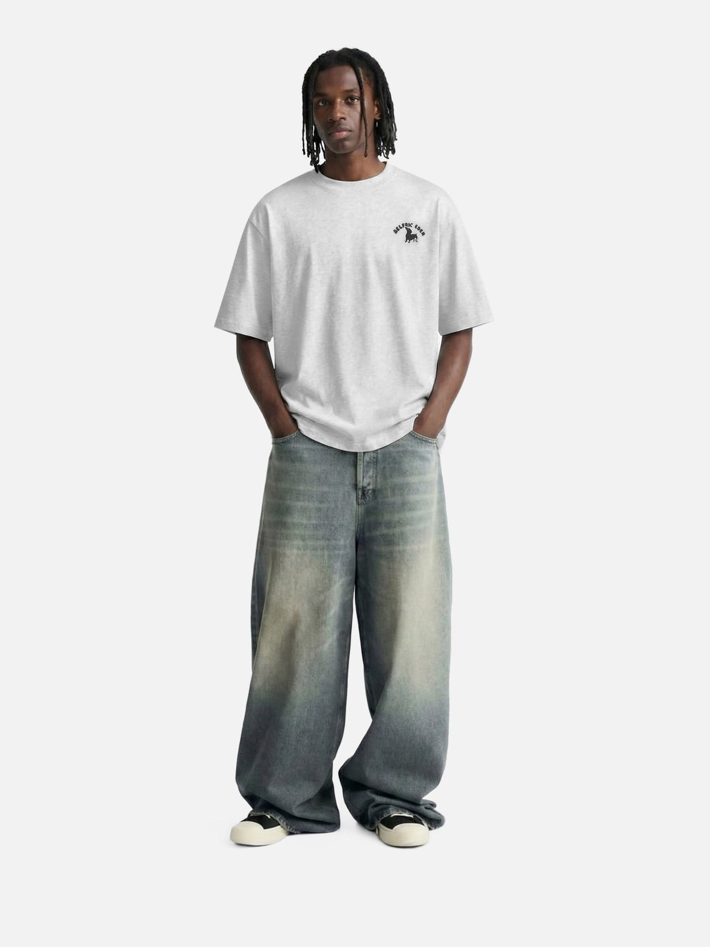 HEIGHT:5'10" WEIGHT:143LBS WEARING:M