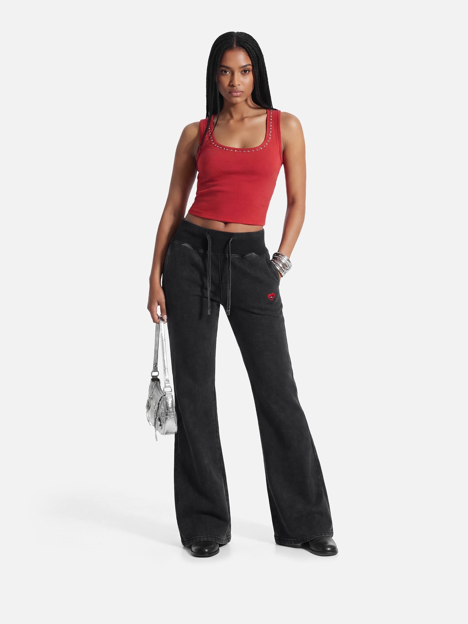 HEIGHT:5'8" WEIGHT:110LBS WEARING:M