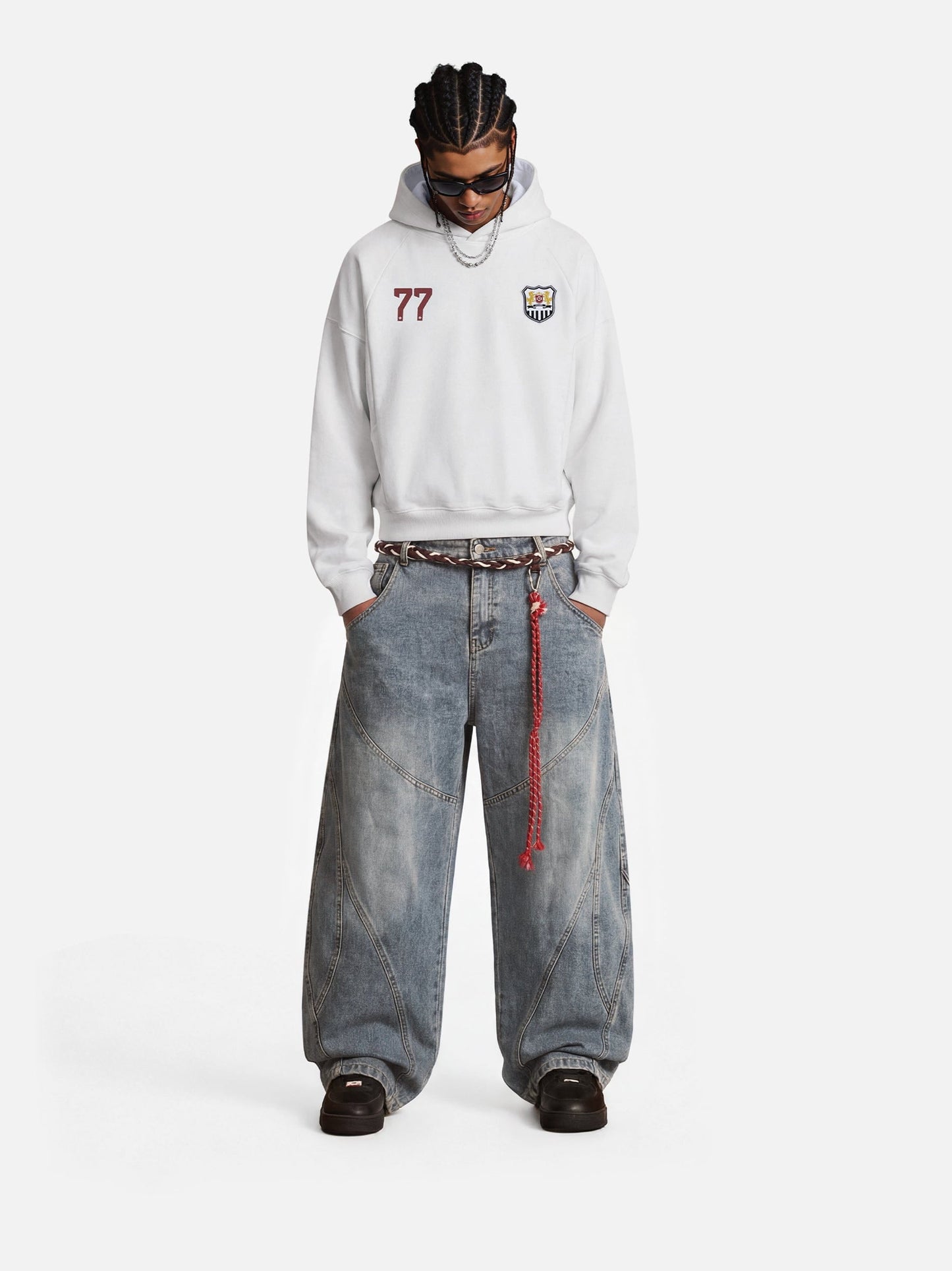 HEIGHT:6'5" WEIGHT:157LBS WEARING:XL
