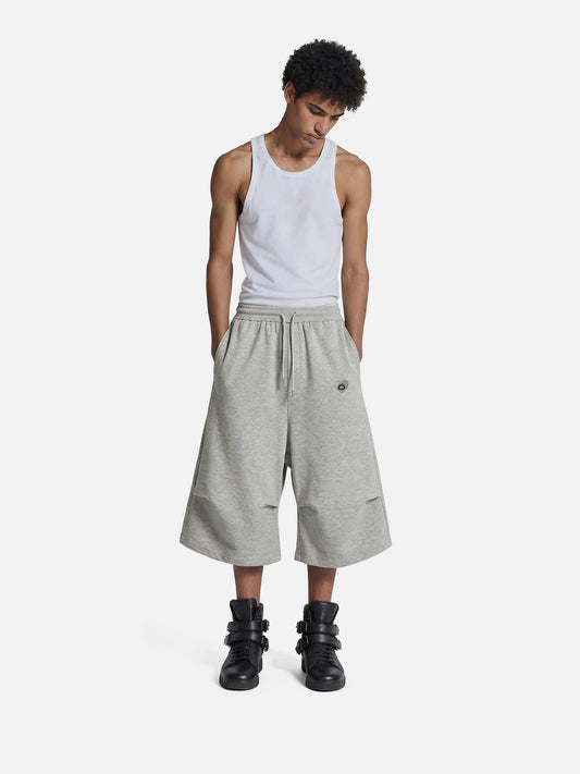 HEIGHT:5'9" WEIGHT:117LBS WEARING:M