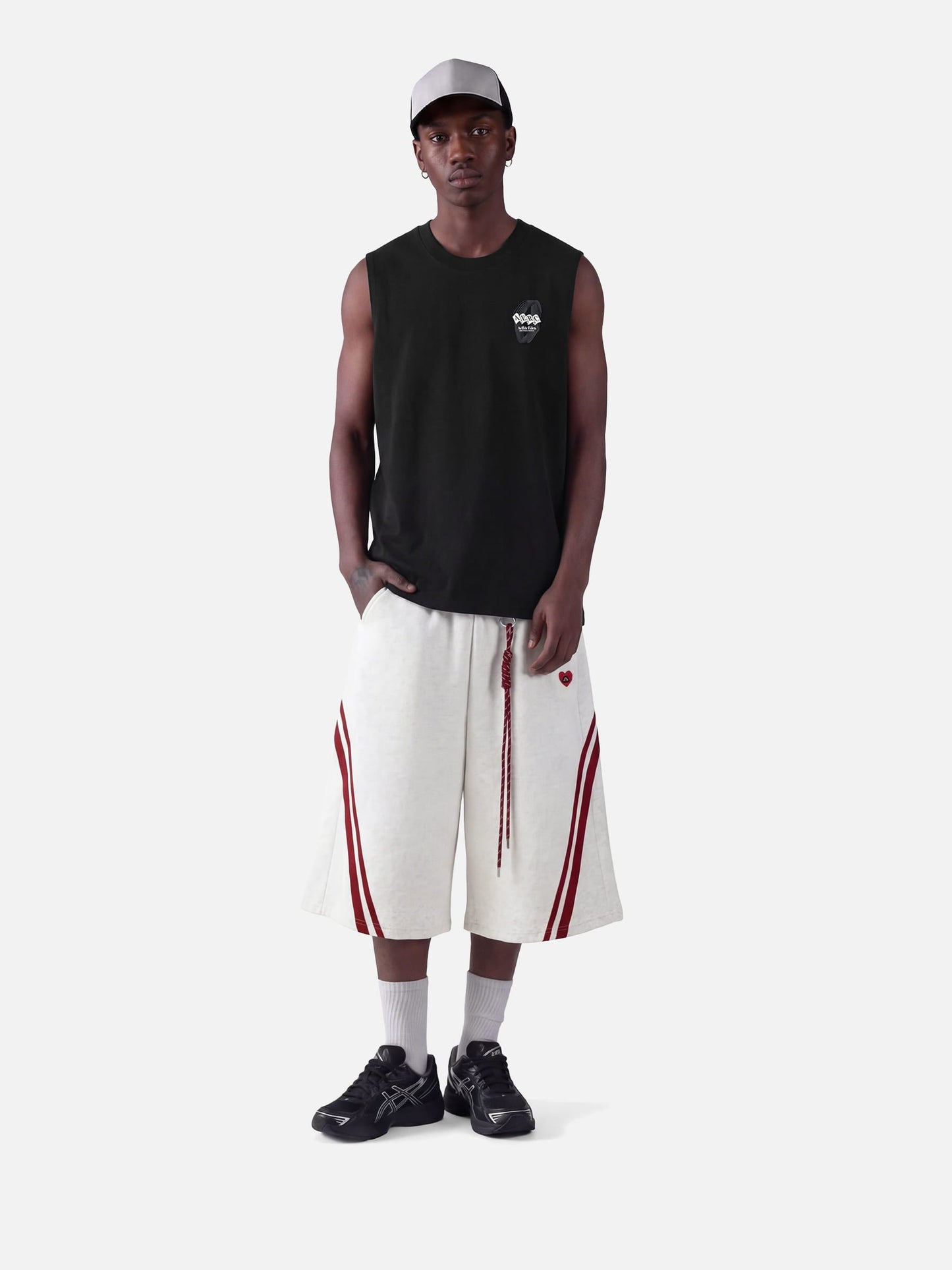 HEIGHT:5'10" WEIGHT:139LBS WEARING:L