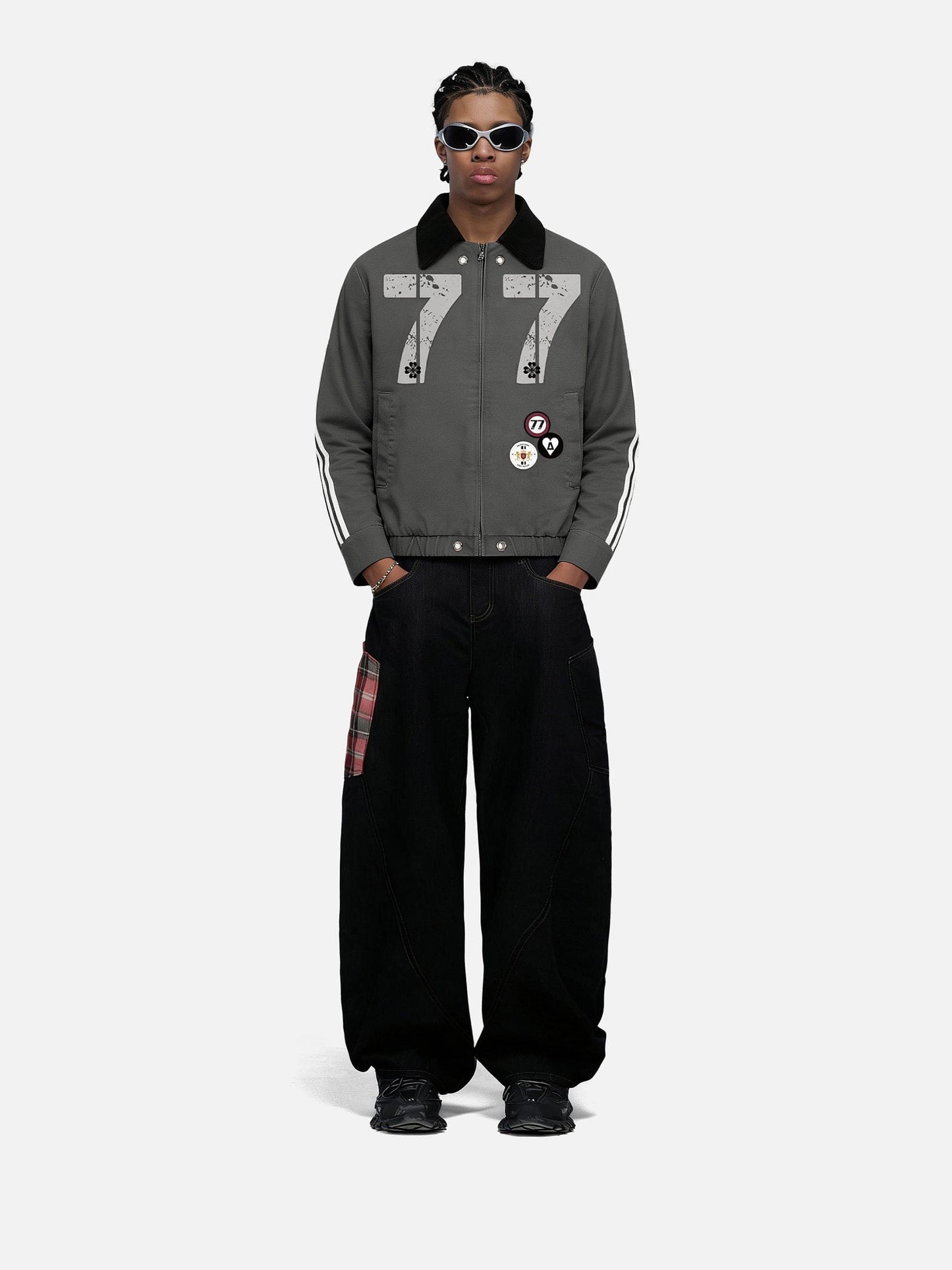 HEIGHT:6'5" WEIGHT:157LBS WEARING:XL