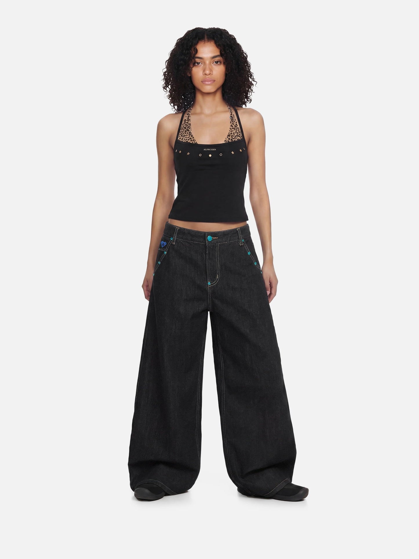 HEIGHT:5'5" WEIGHT:99LBS WEARING:S