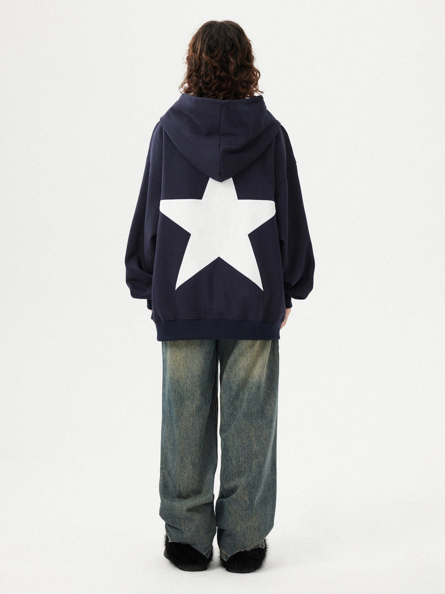 HEIGHT:5'7'' WEIGHT:121LBS WEARING:M