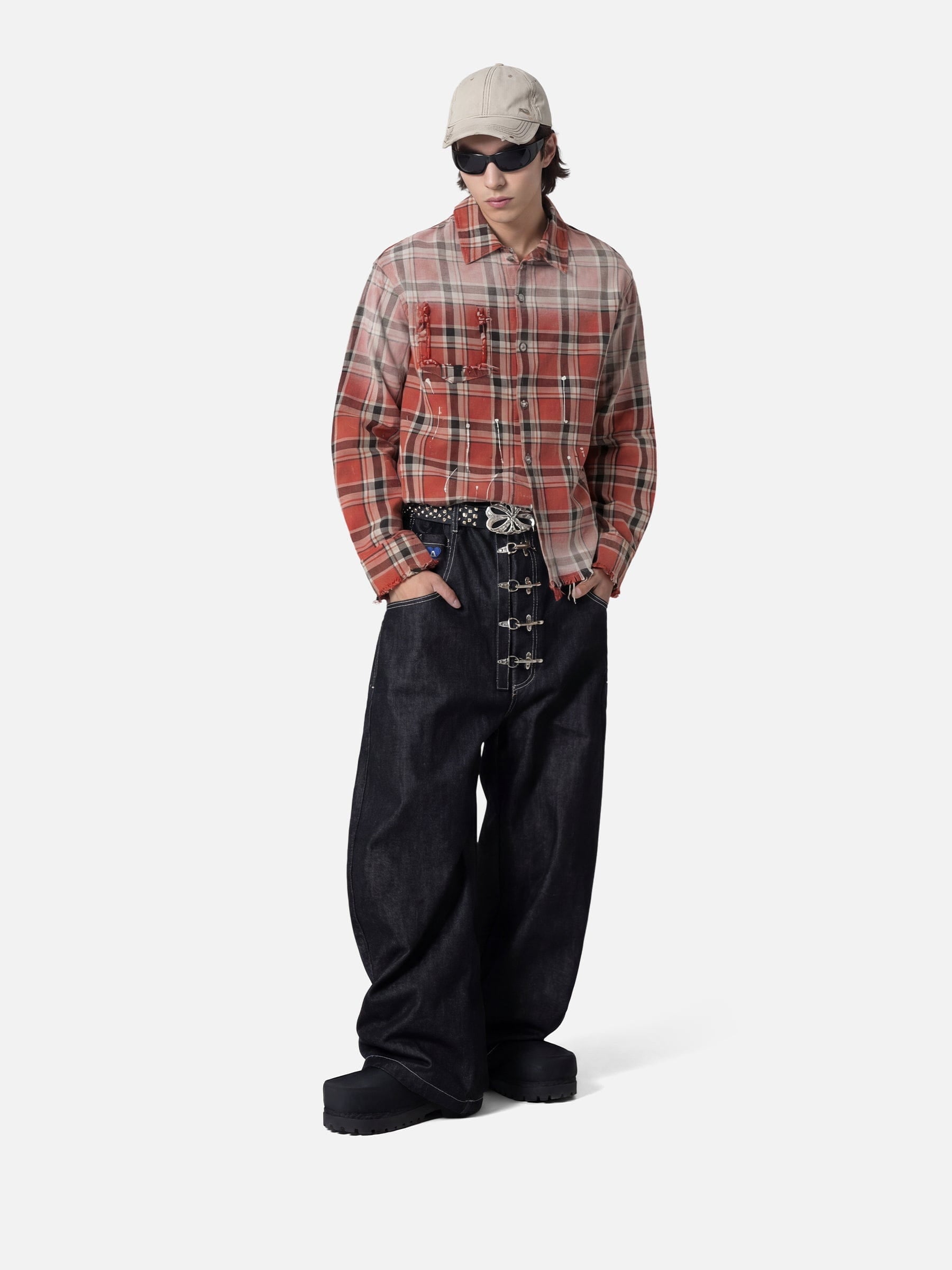 HEIGHT:5'10" WEIGHT:132LBS WEARING:L