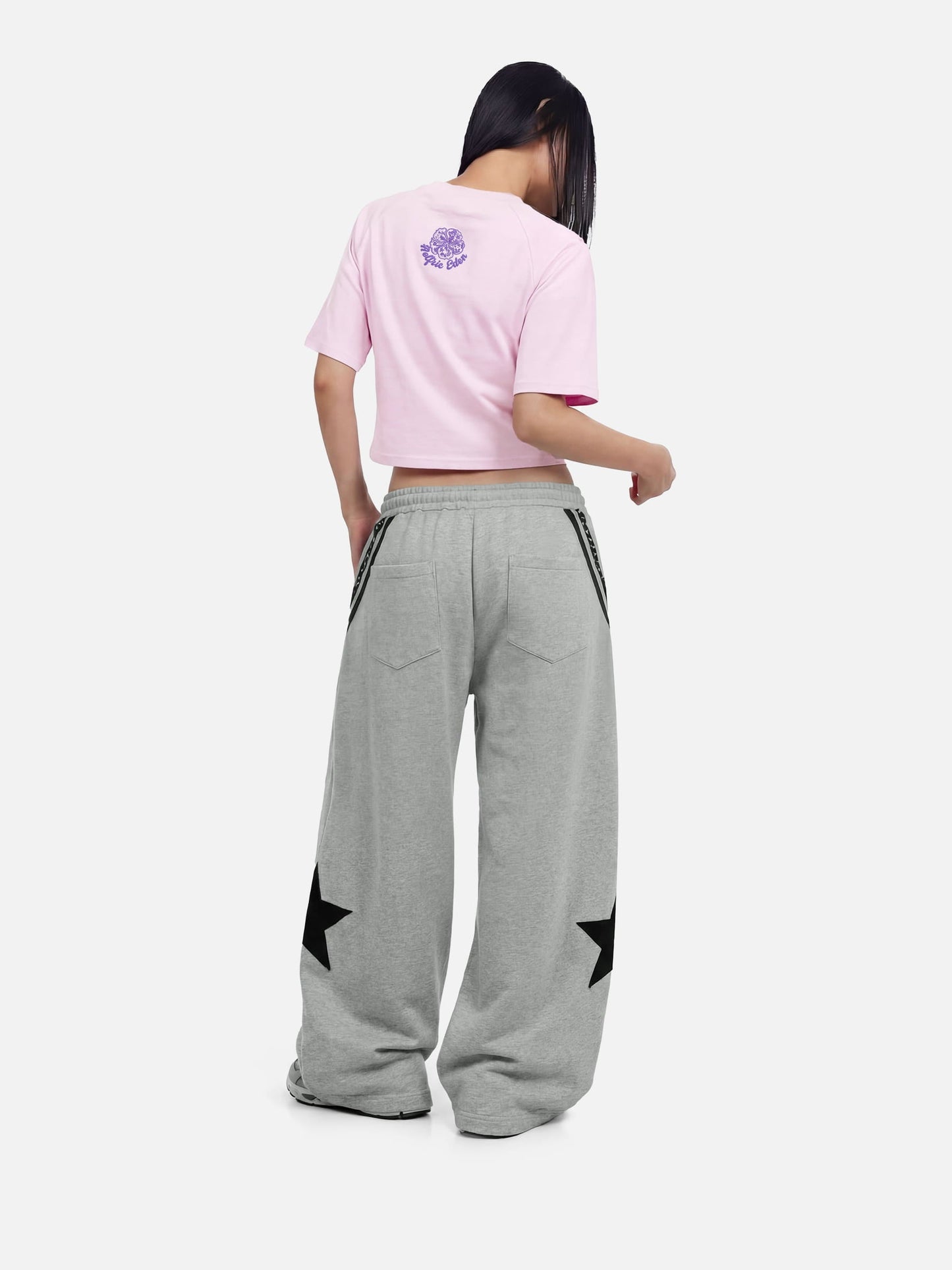 HEIGHT:5'6" WEIGHT:95LBS WEARING:S
