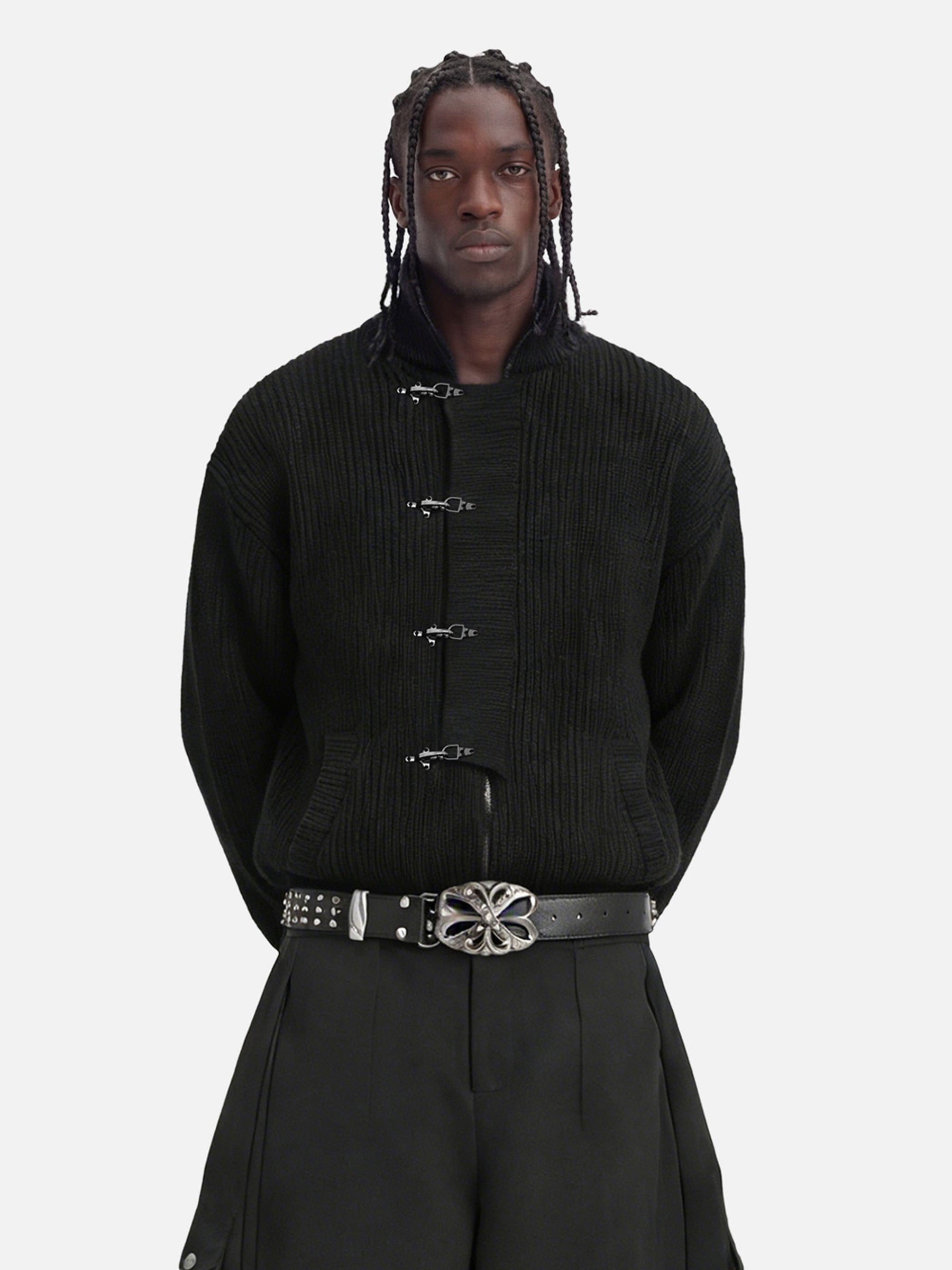 HEIGHT:6'2" WEIGHT:170LBS WEARING:XL