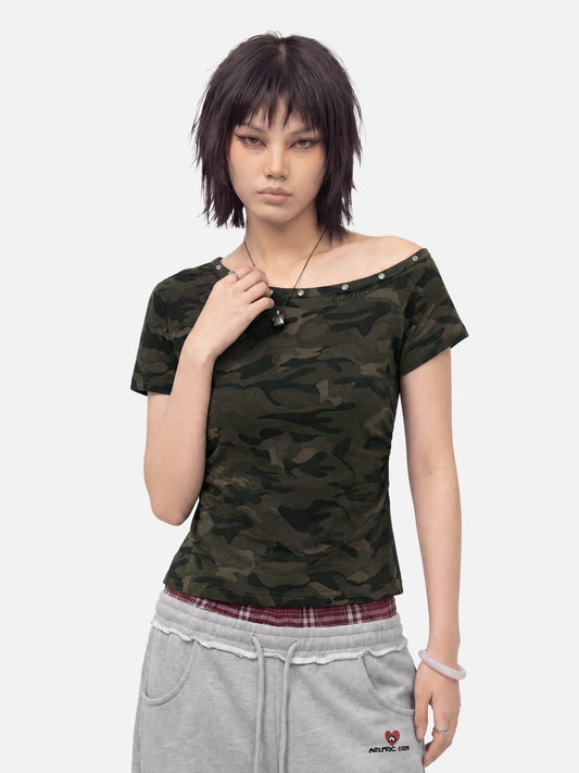HEIGHT:5'8" WEIGHT:121LBS WEARING:M