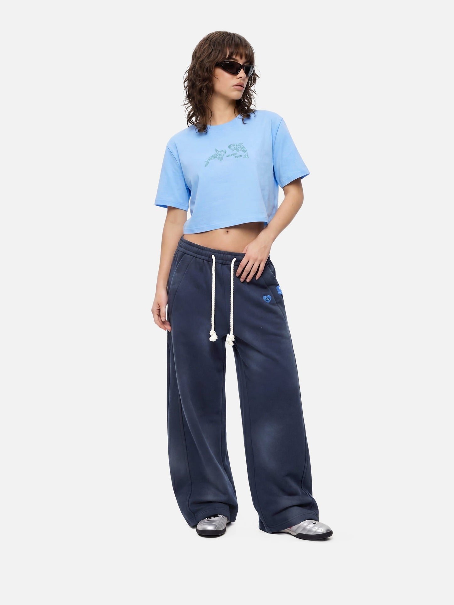 HEIGHT:5'5" WEIGHT:95LBS WEARING:S
