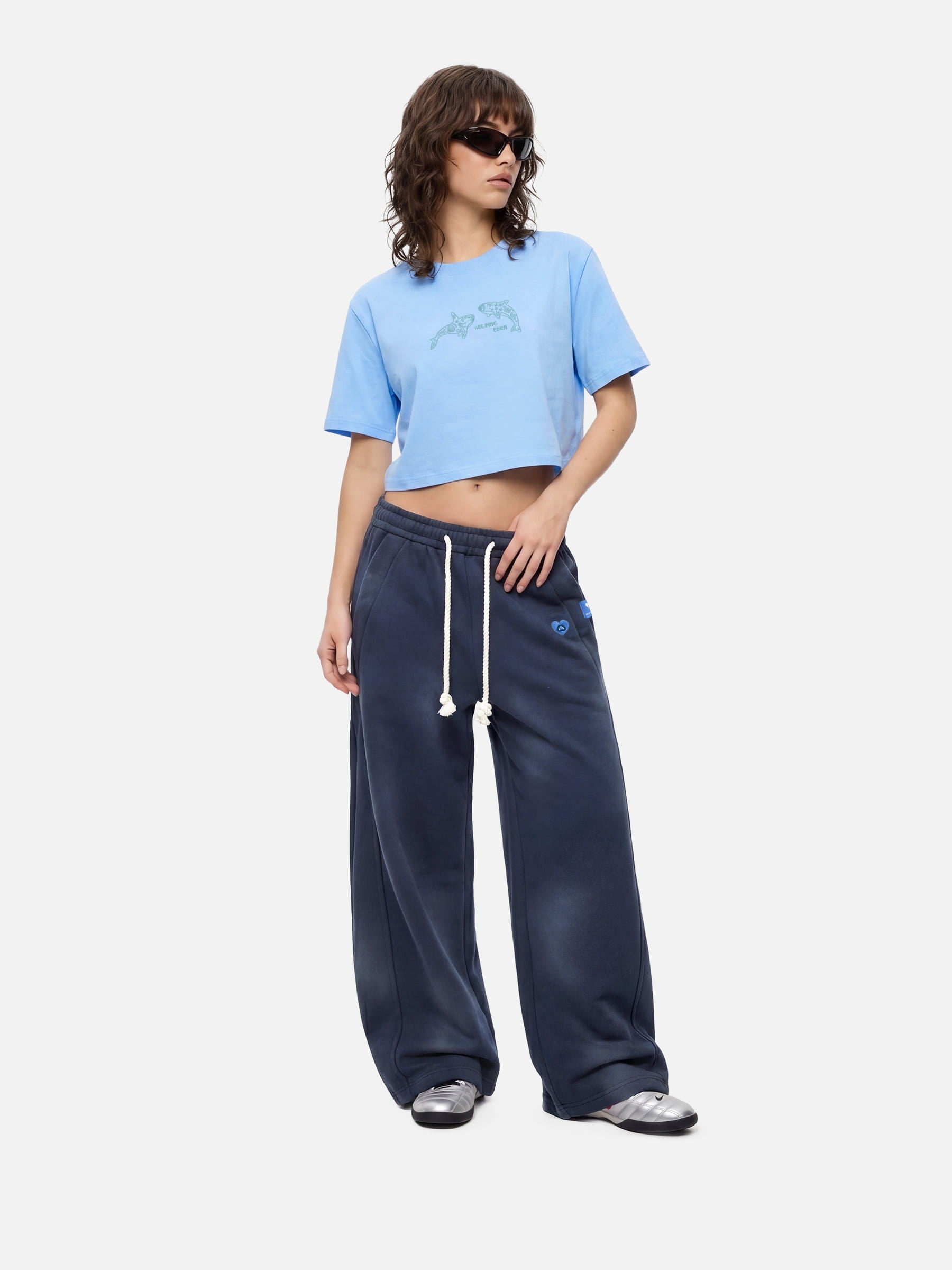 HEIGHT:5'5" WEIGHT:95LBS WEARING:S