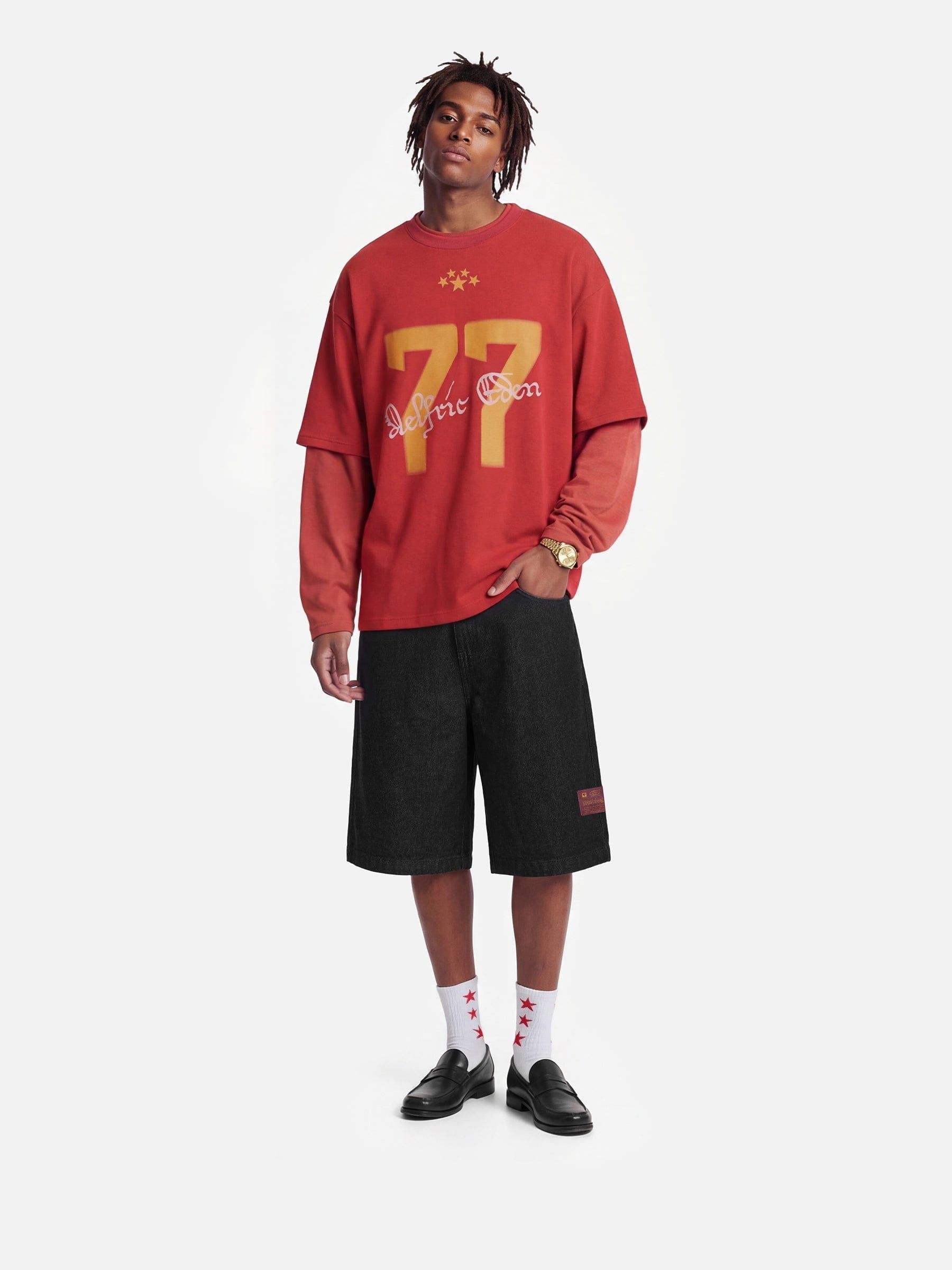 HEIGHT:5'10" WEIGHT:139LBS WEARING:M