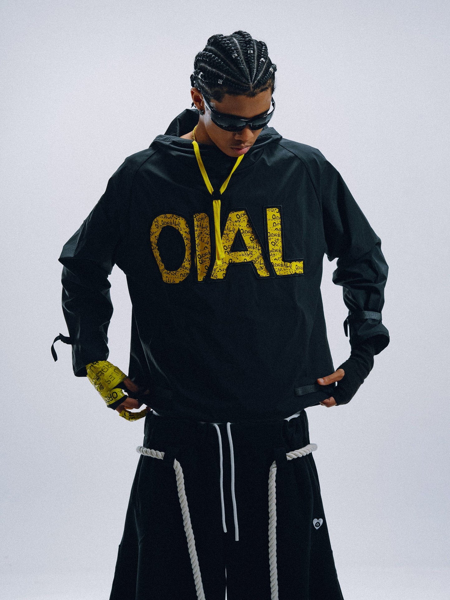 HEIGHT:6'5" WEIGHT:157LBS WEARING:XL