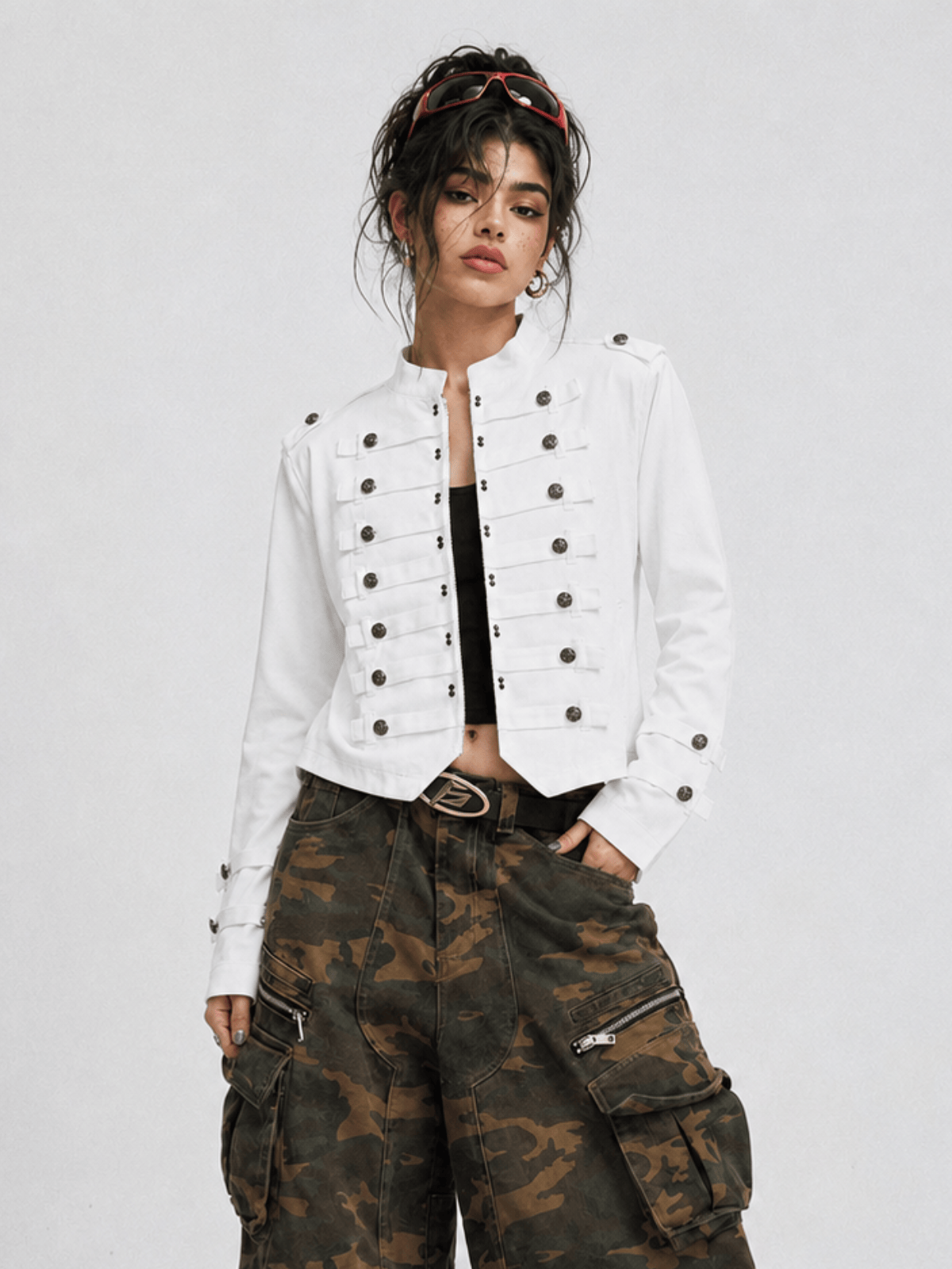 HEIGHT:5'8" WEIGHT:112LBS WEARING:M