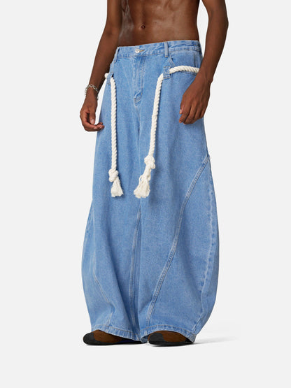 HEIGHT: 6' WEIGHT: 159LBS WEARING: XL