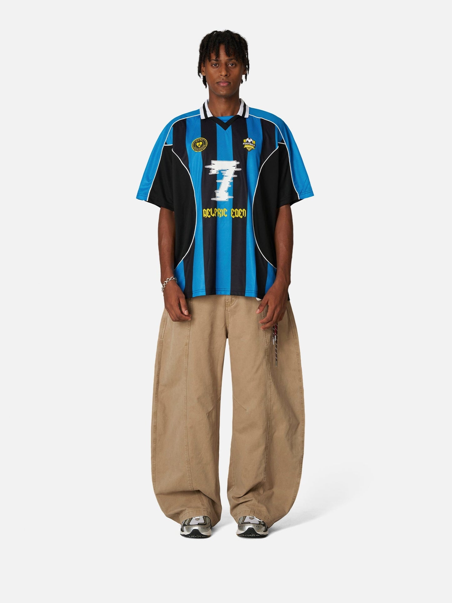 HEIGHT: 6' WEIGHT: 159LBS WEARING: 36