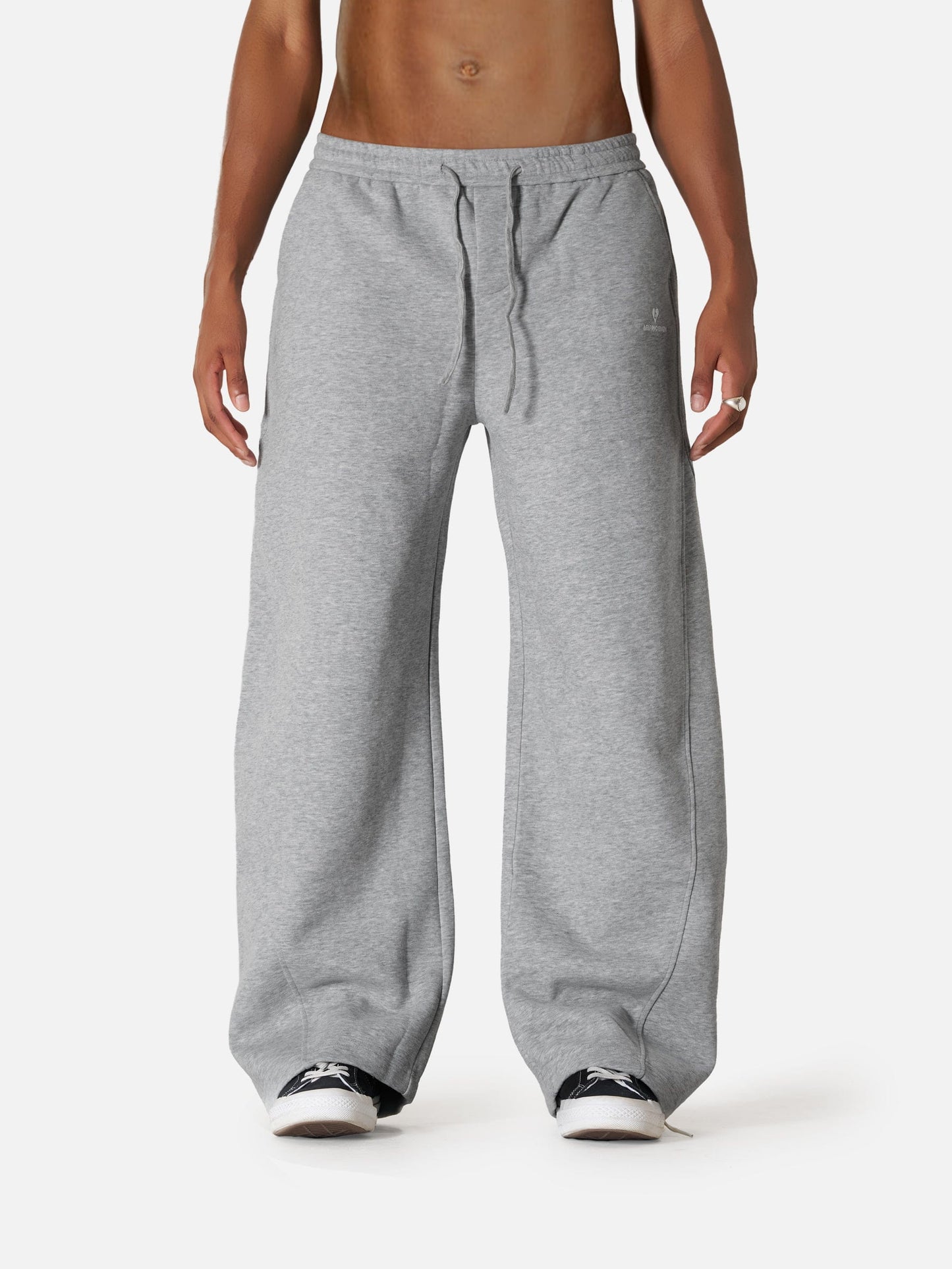 HEIGHT:6' WEIGHT:159LBS WEARING:XL
