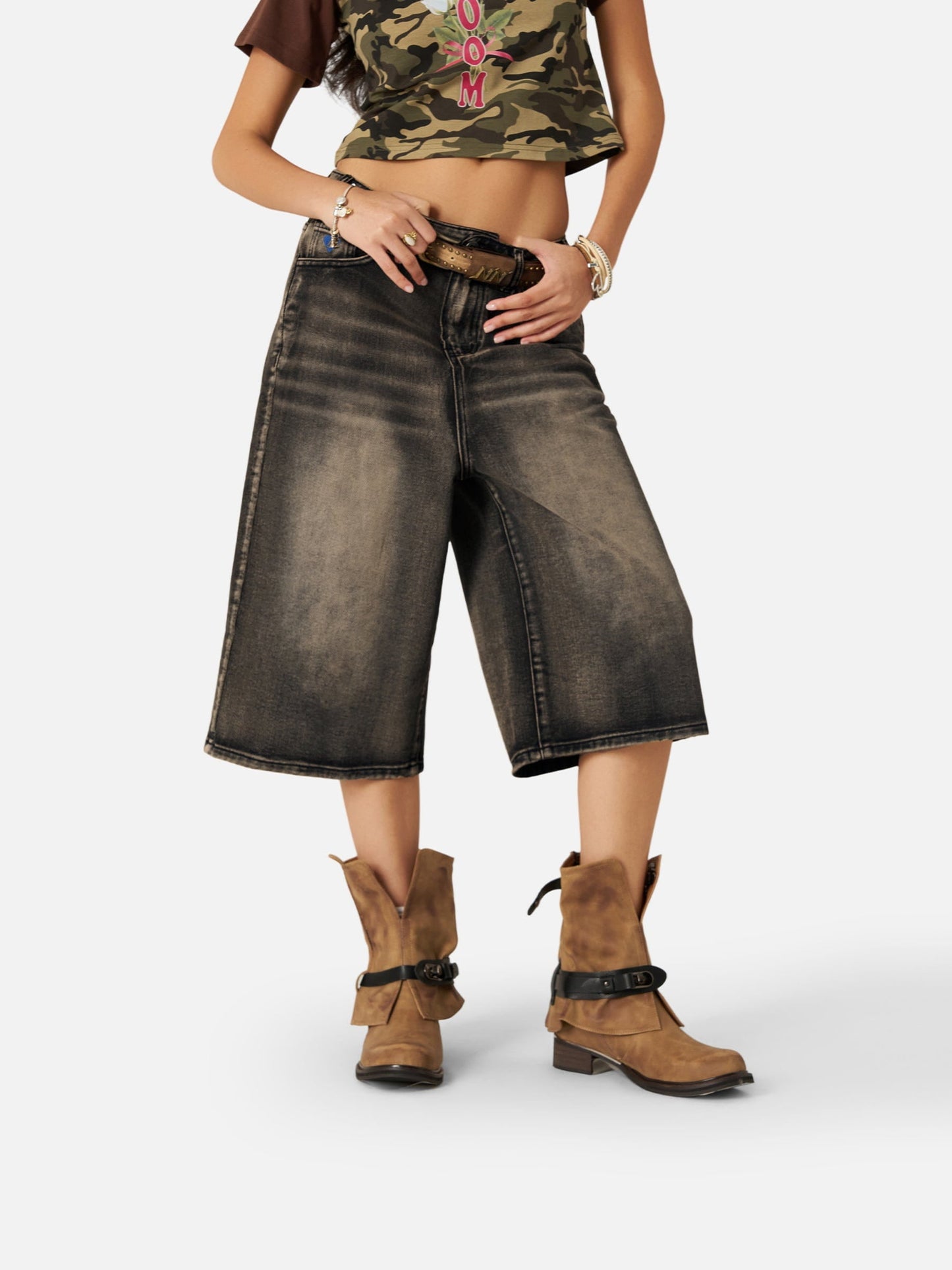 HEIGHT:5'8'' WEIGHT:119LBS WEARING:28