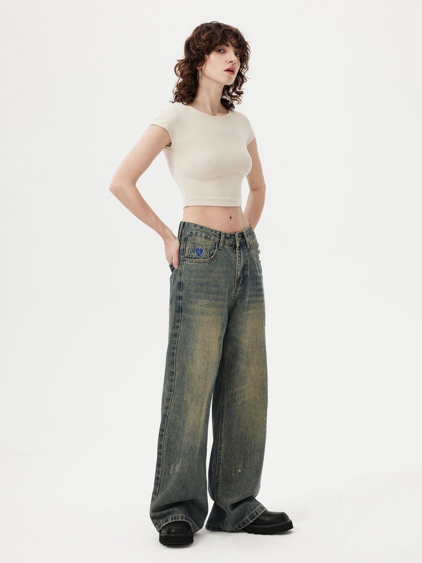 HEIGHT:5'7'' WEIGHT:121LBS WEARING:28
