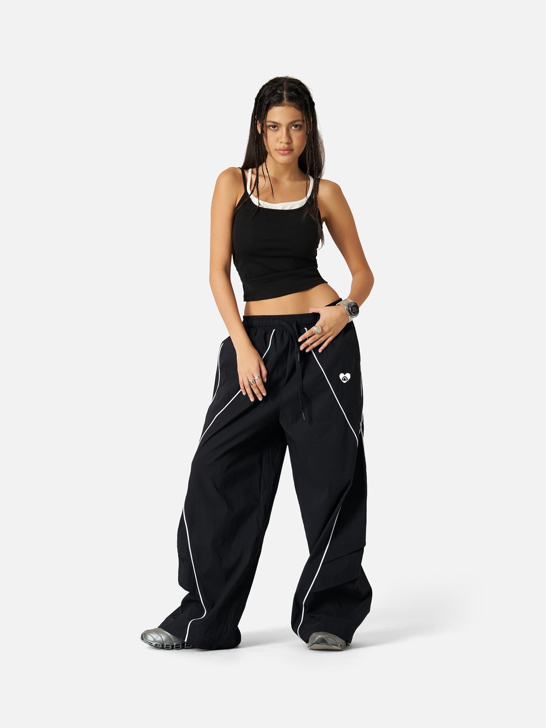 HEIGHT:5'8'' WEIGHT:125LBS WEARING:M
